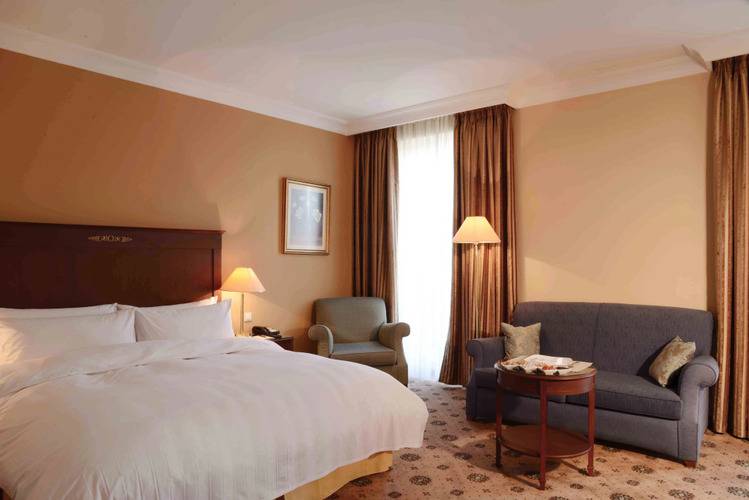 Отель Lotte City Tashkent Palace