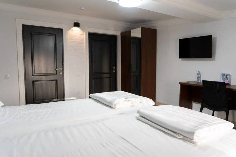 Nest Inn