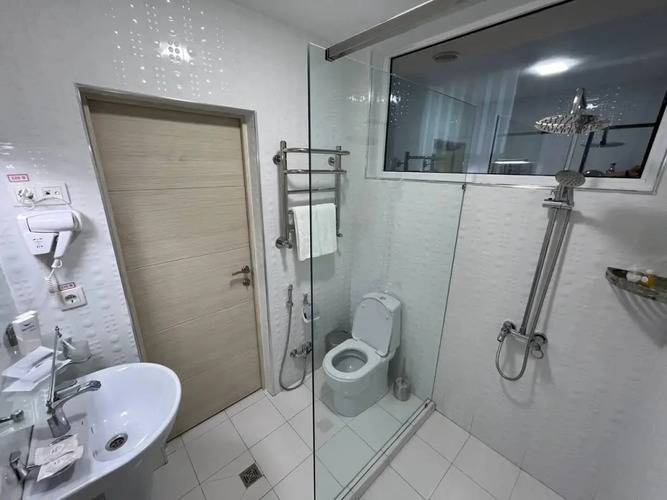 Aks Hotel