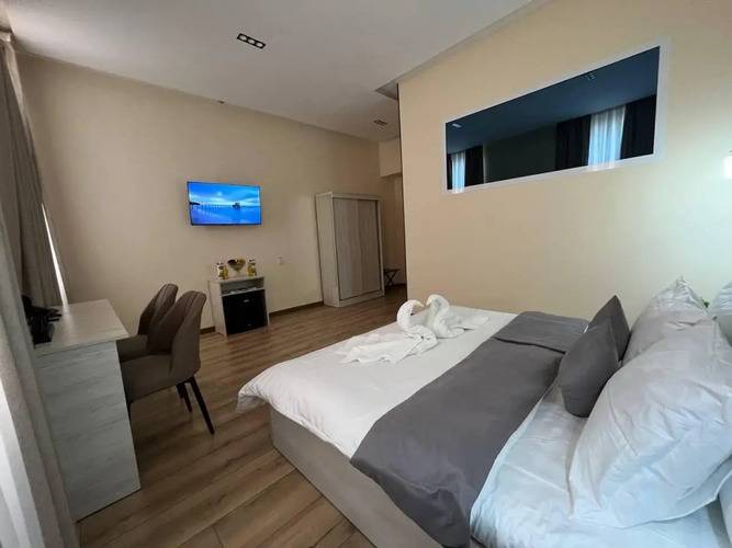 Aks Hotel
