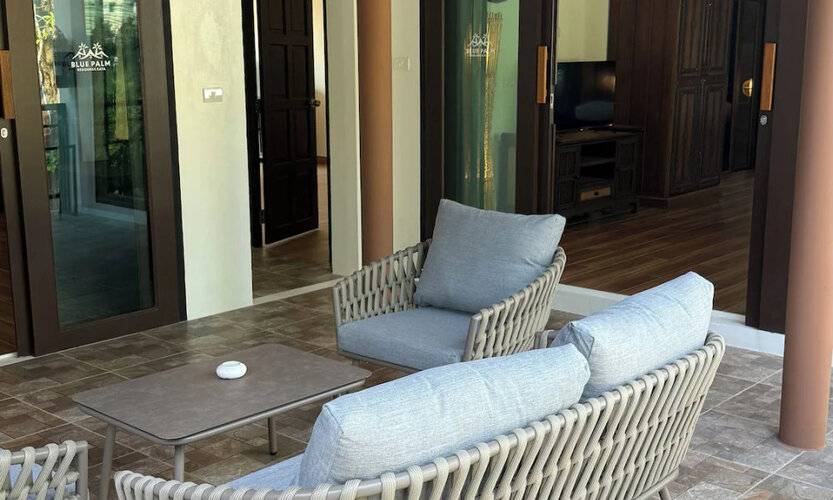Blue Palm Residence Kata