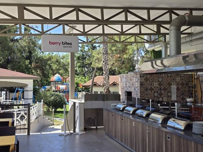 WB TRAVEL Serra Park