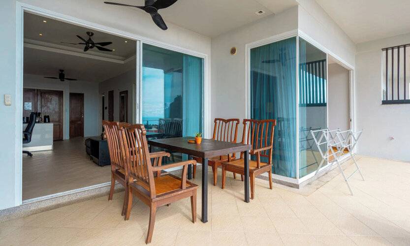 Hillside Seaview Residence