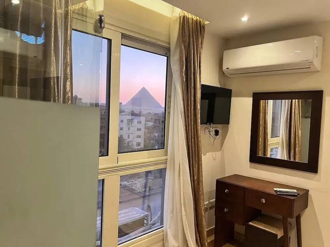 King Khafren View Inn