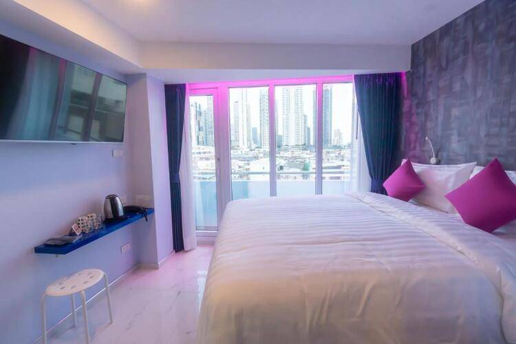 Spark Hotel - MRT Queen Sirikit