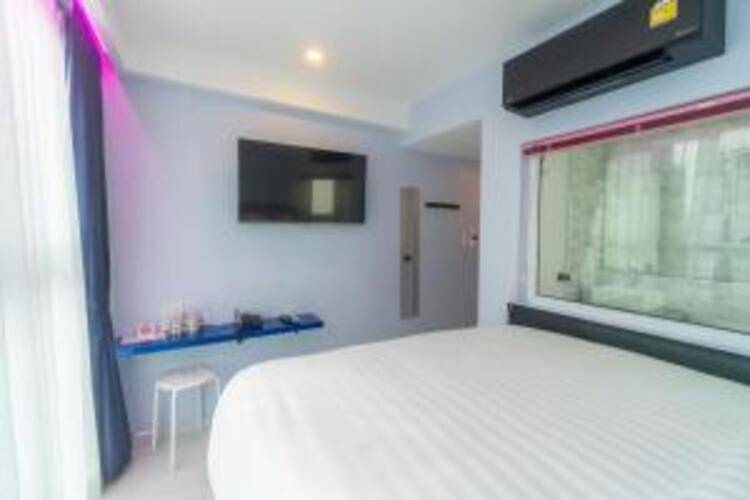 Spark Hotel - MRT Queen Sirikit