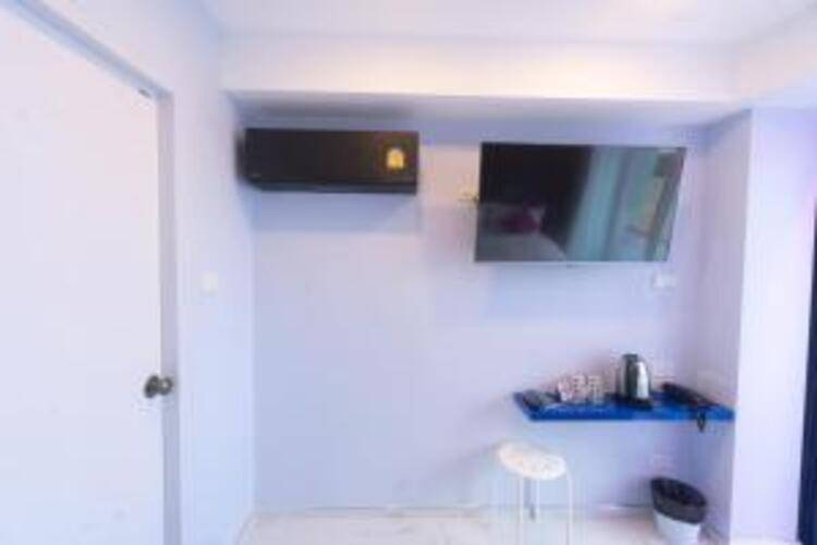 Spark Hotel - MRT Queen Sirikit