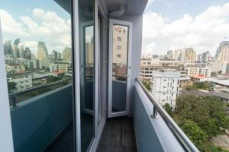 Spark Hotel - MRT Queen Sirikit