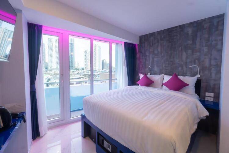 Spark Hotel - MRT Queen Sirikit