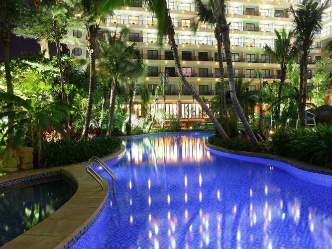 La Costa Hotel