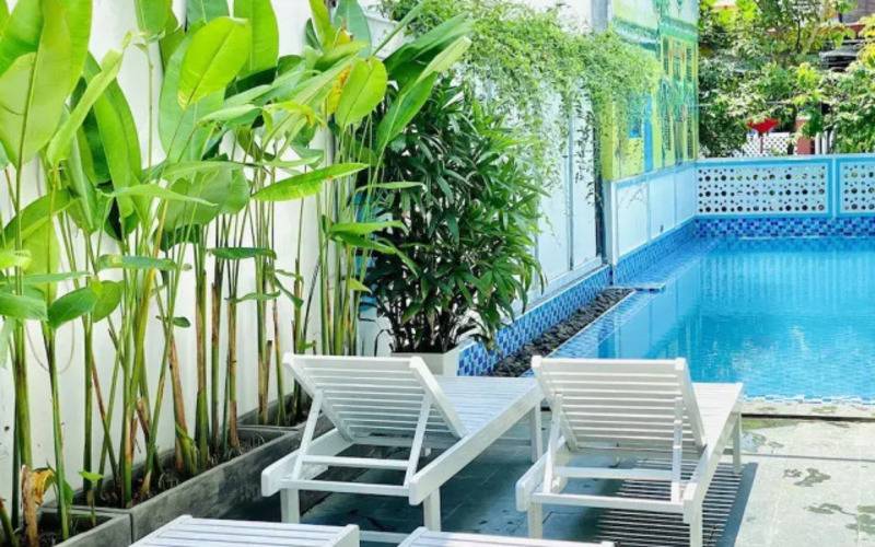 Grand Holiday Villa