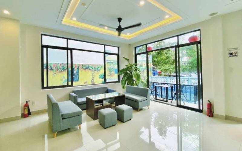 Grand Holiday Villa
