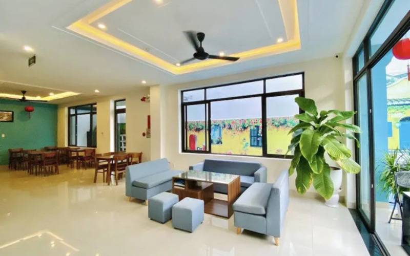 Grand Holiday Villa