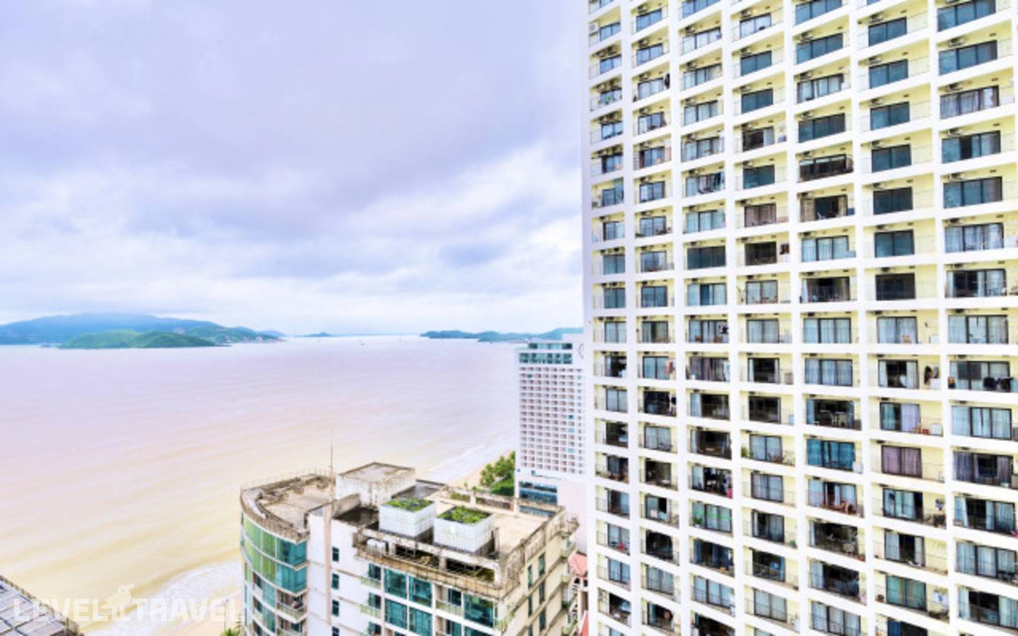 Отель Апартаменты La Casa Nha Trang Gold Coast Tower Walk-To-Beach — Нячанг, Вьетнам