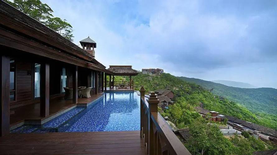 Yalong Bay Earthly Paradise Birds Nest Resort