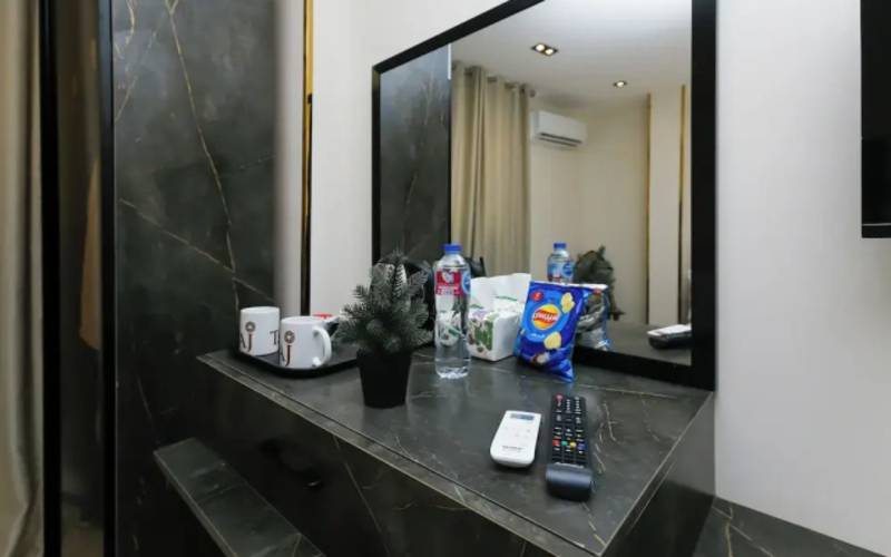 Taj Pyramids View Inn
