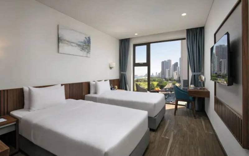 Mangata Beachfront Hotel