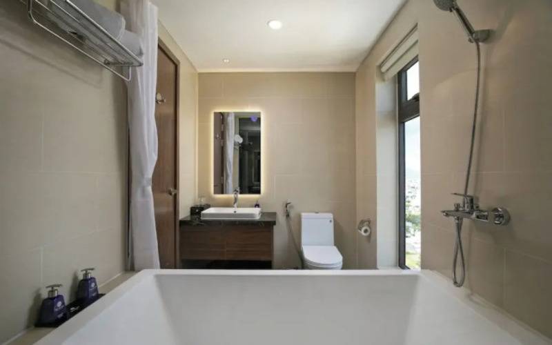 Mangata Beachfront Hotel