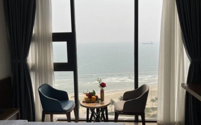 Mangata Beachfront Hotel