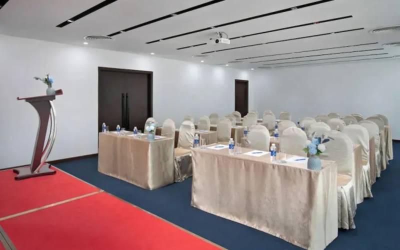 Mangata Beachfront Hotel