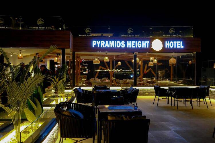 Pyramids Height Hotel & Pyramids Master Scene Rooftop