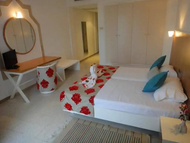 Palmyra Holiday Resort & Spa