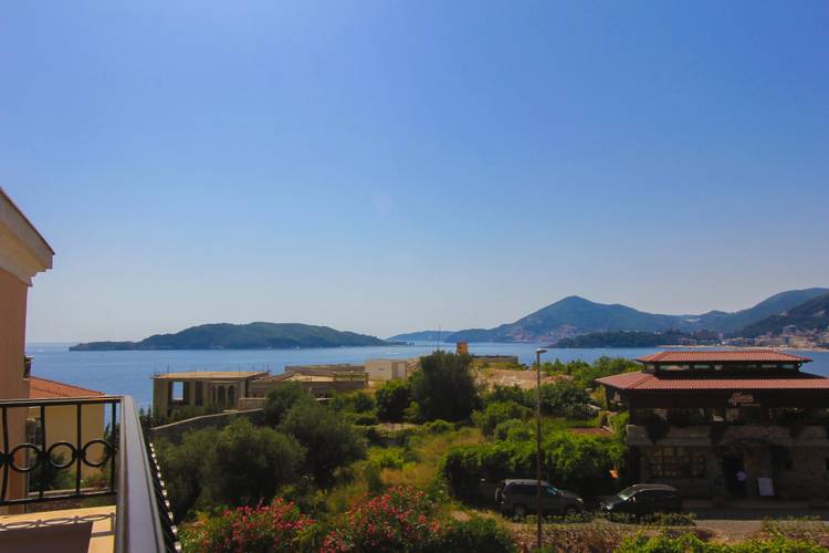 Апартаменты Amazing Sea View Kamenovo