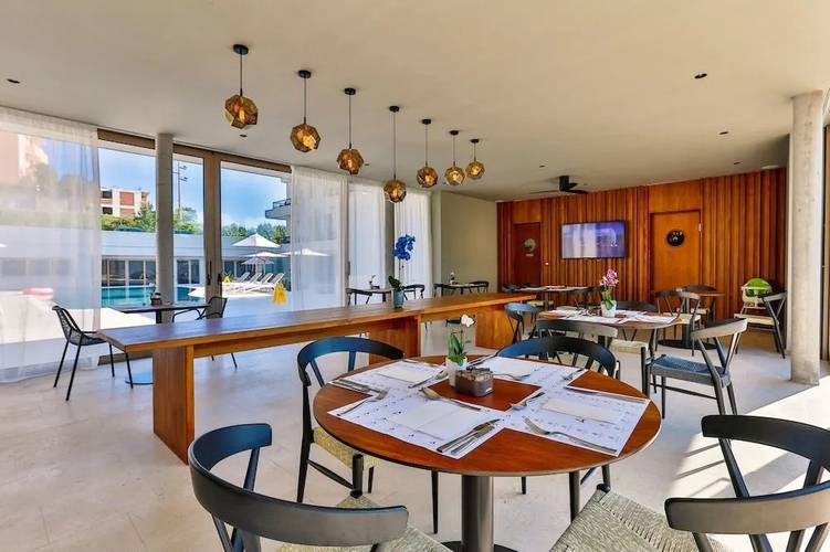 Avanti Hotel & Spa