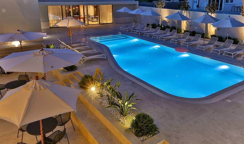 Avanti Hotel & Spa