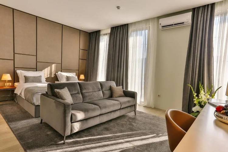 Avanti Hotel & Spa