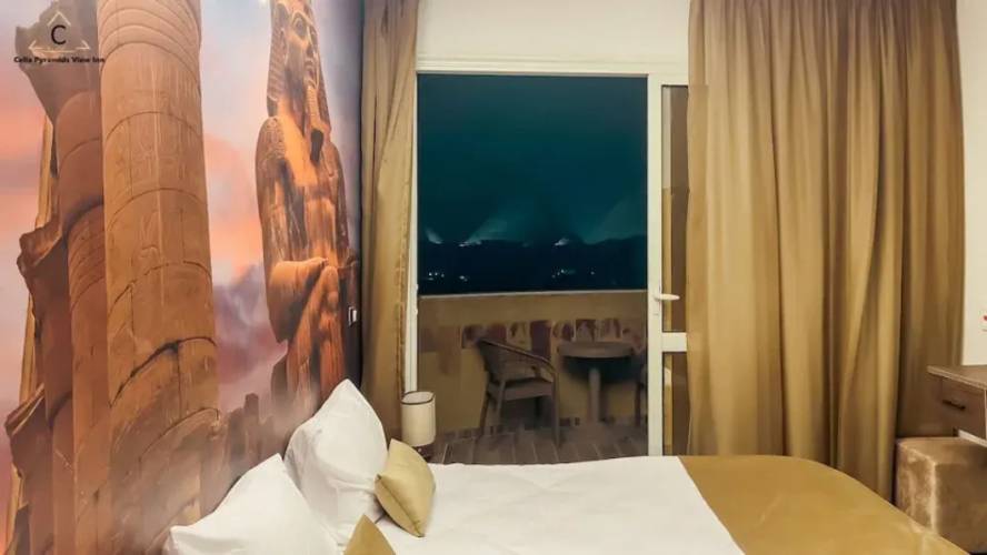 Celia Pyramids View Inn