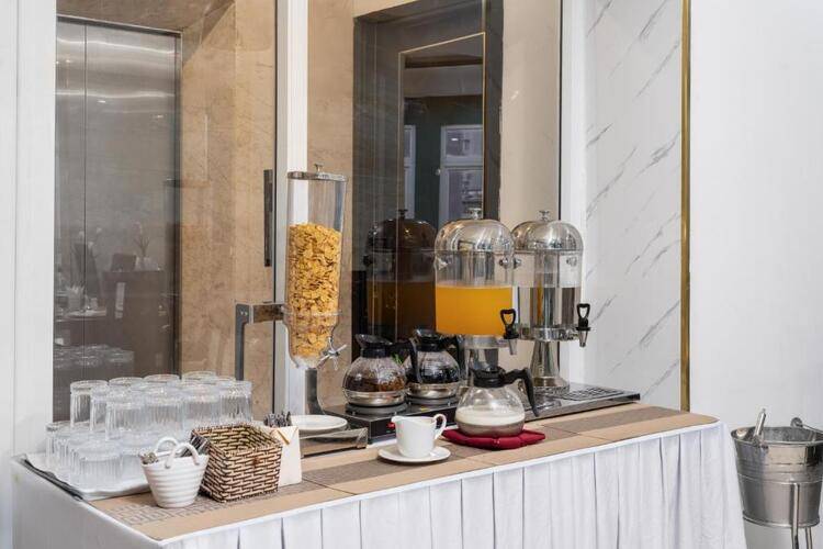 Elc Hotel