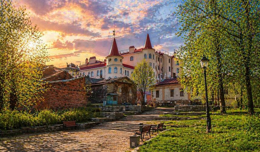 Экскурсионный Тур «Империя И Крепость: Архитектура Петербурга И Выборга»