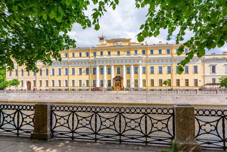 Экскурсионный Тур «Империя И Крепость: Архитектура Петербурга И Выборга»