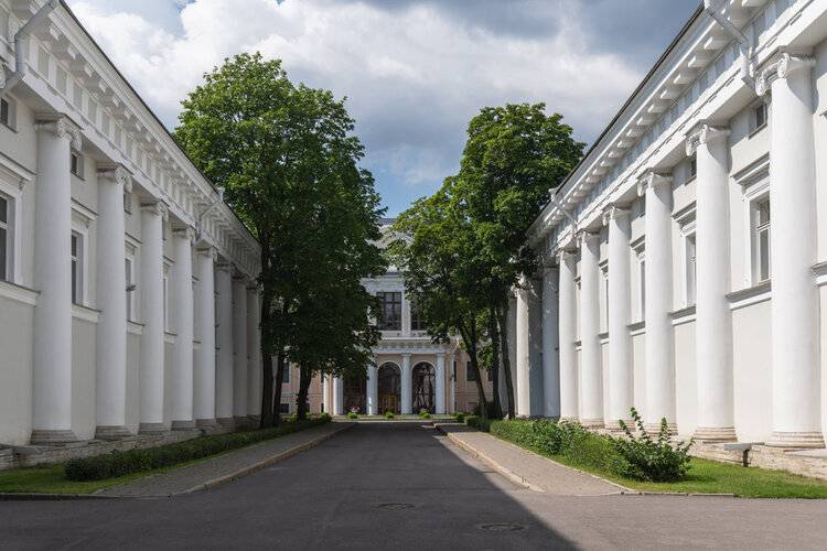 Экскурсионный Тур «Империя И Крепость: Архитектура Петербурга И Выборга»