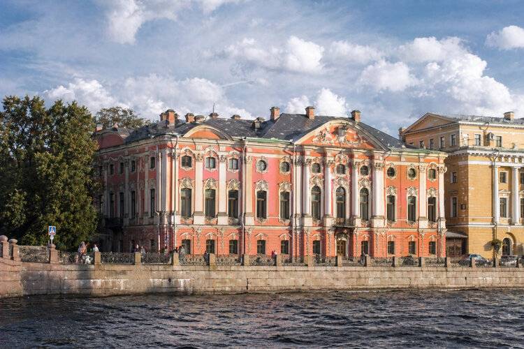 Экскурсионный Тур «Империя И Крепость: Архитектура Петербурга И Выборга»