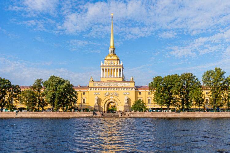 Экскурсионный Тур «Петербург По Суше И Рекам»