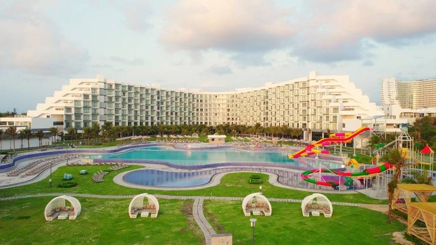 Lugano Hotel & Resort Cam Ranh