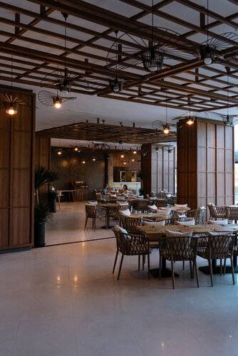 Lugano Hotel & Resort Cam Ranh