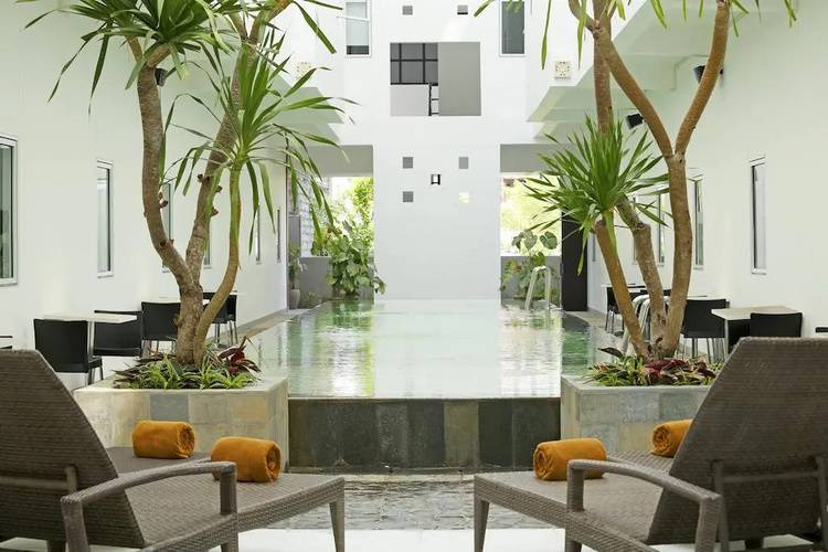 Amaris Hotel Sunset Road