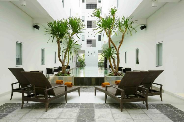 Amaris Hotel Sunset Road