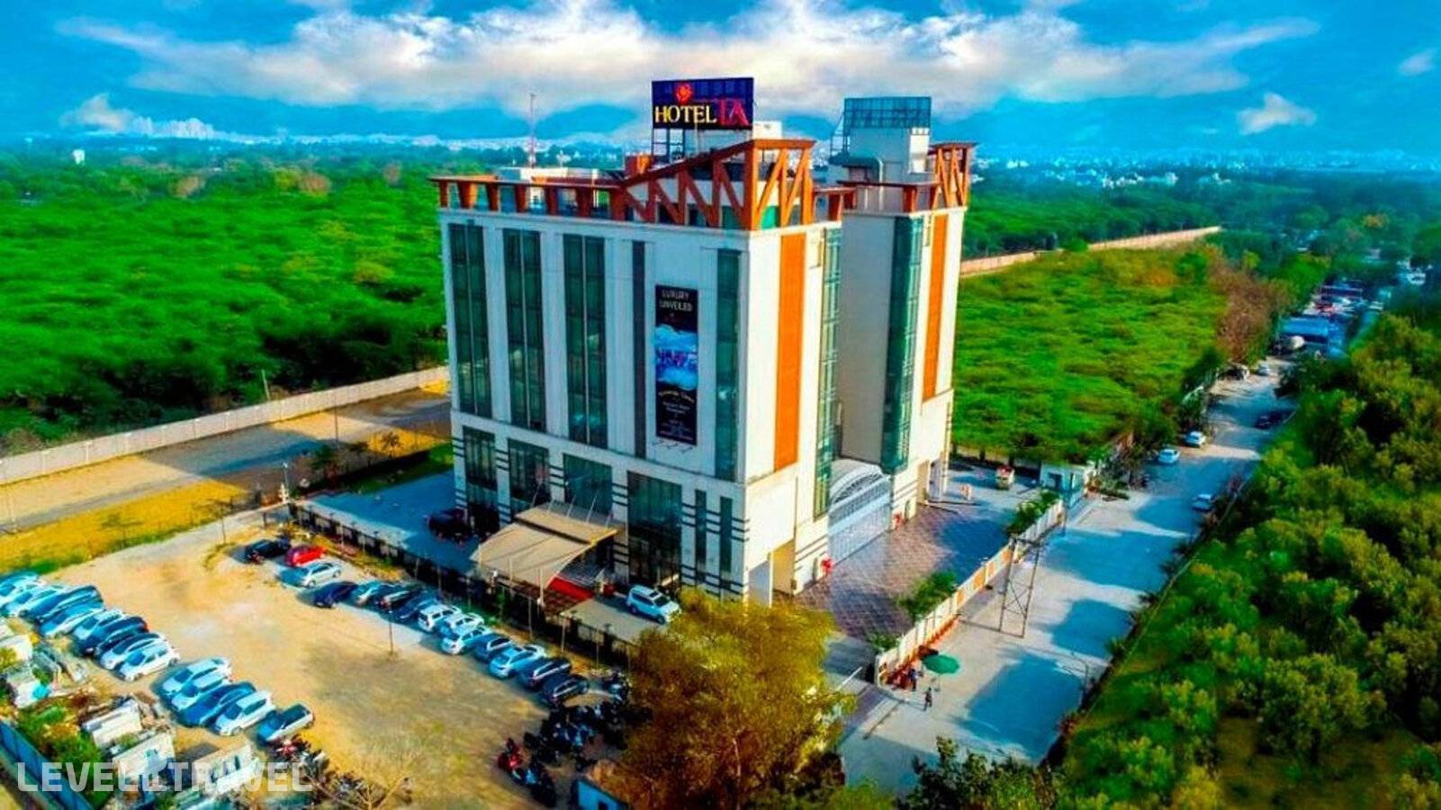 Отель Hotel La Pitampura — Нью-Дели, Индия