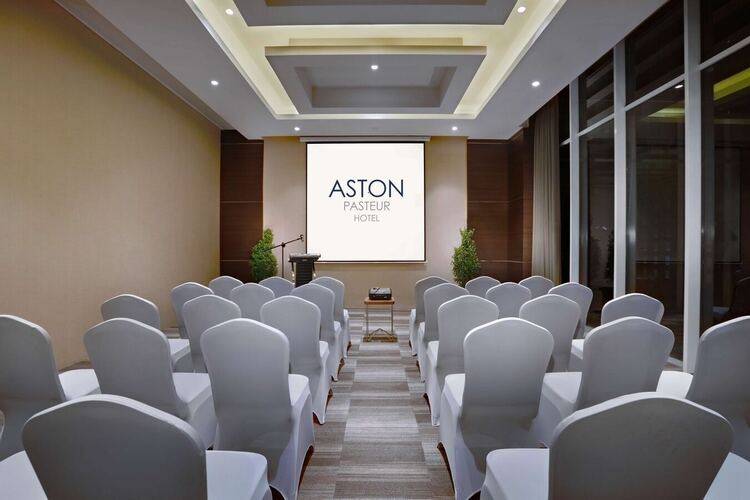 Aston Pasteur