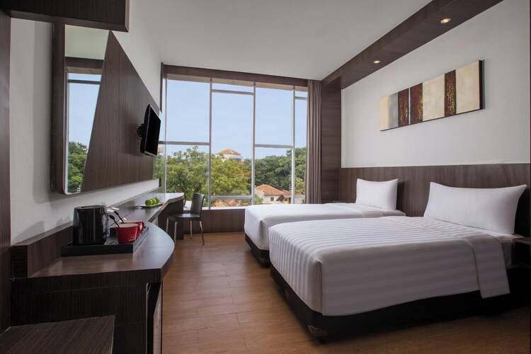 Hotel Neo Dipatiukur - Bandung By Aston