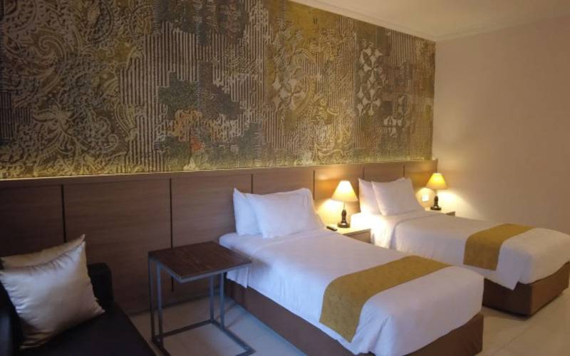 The Green Peak Artotel Curated