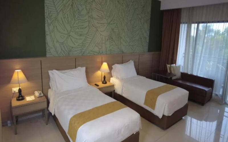 The Green Peak Artotel Curated