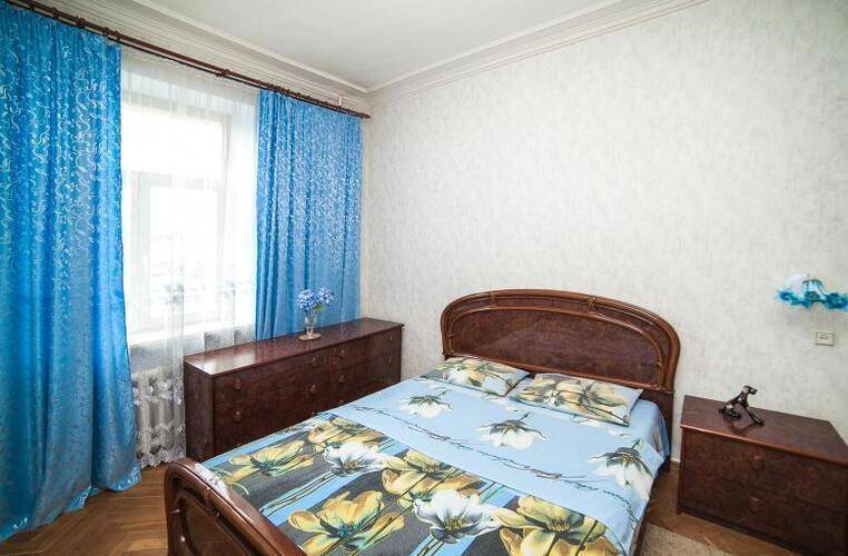 Випаренда Захарова, 23