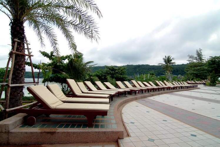 Phi Phi Island Cabana Hotel