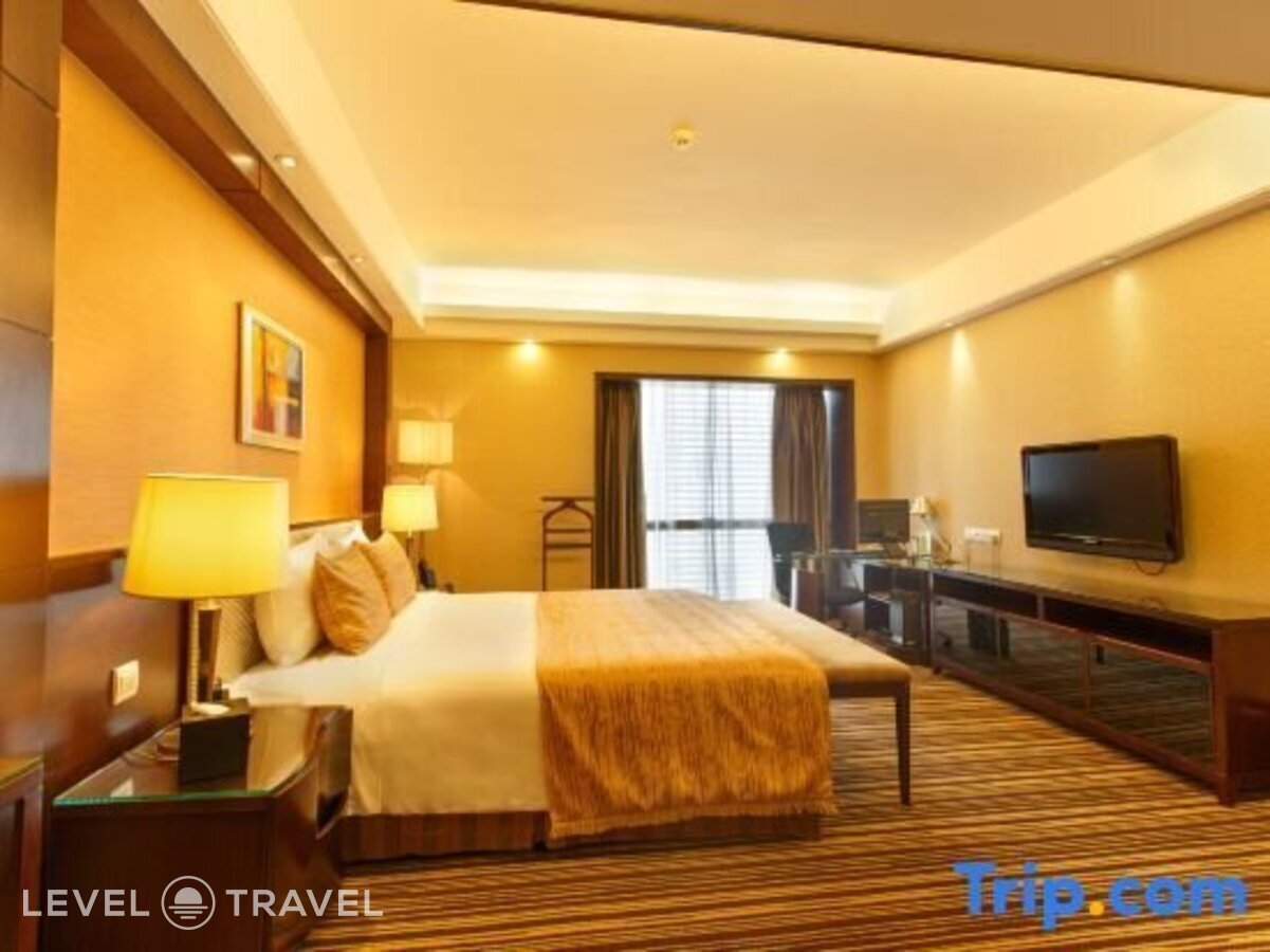 фотографии номера Семейный номер отеля Leeden Hotel в Китай(Гуанчжоу) - фото №1