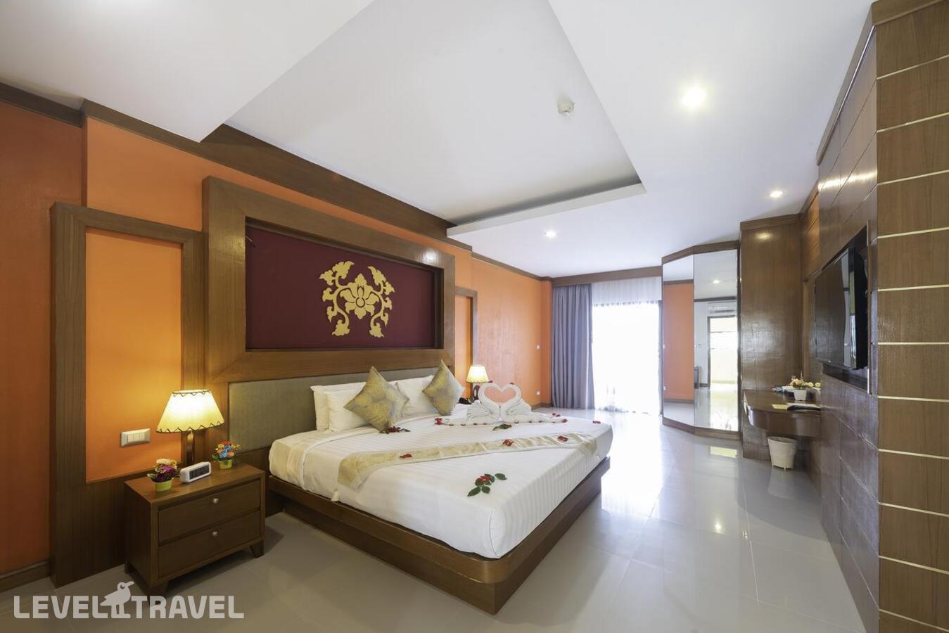 фотографии номера Делюкс с видом на бассейн отеля Quality Resort & Spa Patong Beach Phuket (Ex.Shanaya Beach) в Таиланд(Патонг Бич) - фото №1